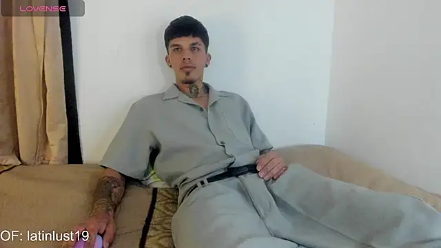 Snapshot of Savajelust chatting on June 22, 2026, 5:32 pm Savajelust online show from June 22, 2026, 5:32 pm