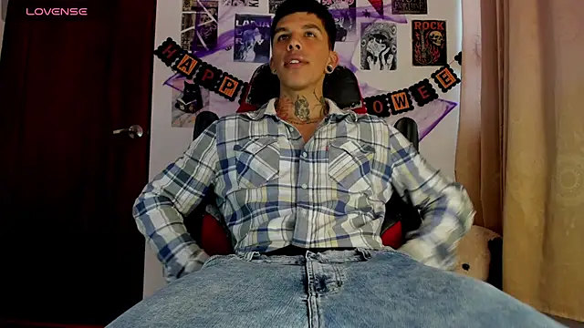 Snapshot of Savajelust chatting on October 17, 2025, 11:45 am Savajelust online show from October 17, 2025, 11:45 am