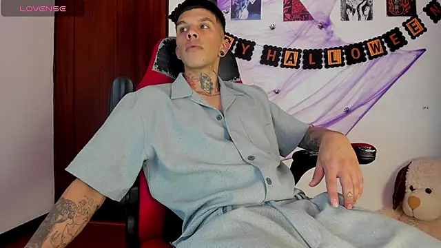 Snapshot of Savajelust chatting on October 21, 2025, 2:33 am Savajelust online show from October 21, 2025, 2:33 am