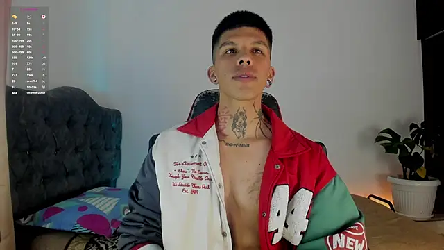 Snapshot of Savajelust chatting on November 7, 2025, 9:30 pm Savajelust online show from November 7, 2025, 9:30 pm