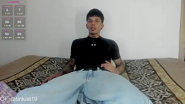 Snapshot of Savajelust chatting on July 4, 2026, 8:24 pm Savajelust online show from July 4, 2026, 8:24 pm