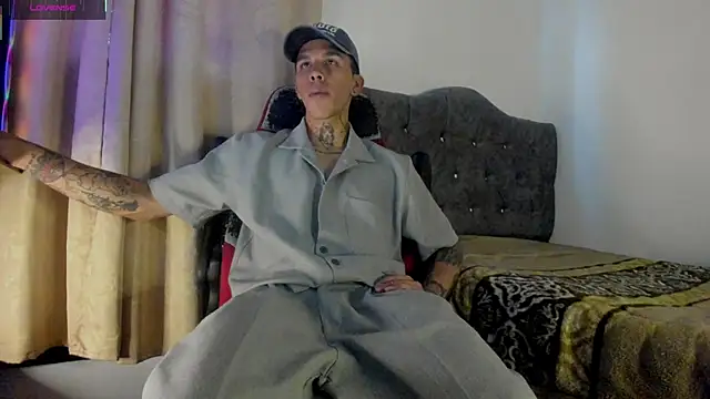 Snapshot of Savajelust chatting on December 2, 2025, 9:16 pm Savajelust online show from December 2, 2025, 9:16 pm