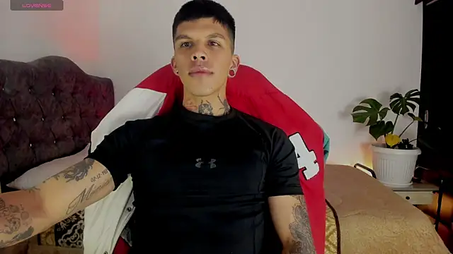 Snapshot of Savajelust chatting on November 8, 2025, 10:57 pm Savajelust online show from November 8, 2025, 10:57 pm