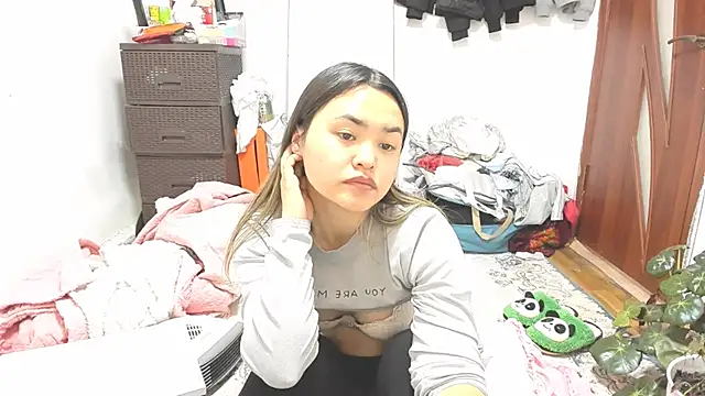 Snapshot of saika_blush chatting on March 23, 2026, 6:35 am saika blush online show from March 23, 2026, 6:35 am