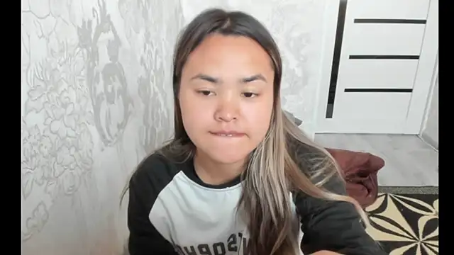 Snapshot of saika_blush chatting on November 3, 2025, 3:56 am saika blush online show from November 3, 2025, 3:56 am