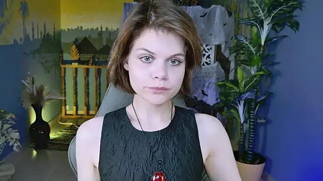 Snapshot of EllieMurler chatting on October 31, 2025, 2:13 pm EllieMurler online show from October 31, 2025, 2:13 pm