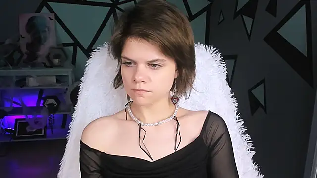 Snapshot of EllieMurler chatting on October 19, 2025, 9:12 am EllieMurler online show from October 19, 2025, 9:12 am