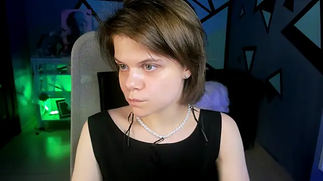 Snapshot of EllieMurler chatting on October 25, 2025, 9:08 am EllieMurler online show from October 25, 2025, 9:08 am