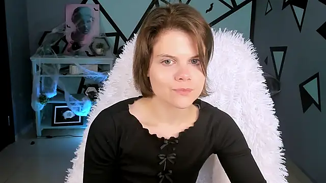 Snapshot of EllieMurler chatting on October 18, 2025, 9:11 am EllieMurler online show from October 18, 2025, 9:11 am