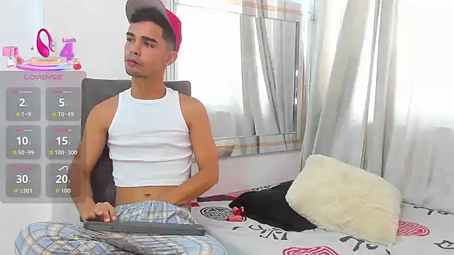 Snapshot of Violet_Dream2 chatting on October 26, 2025, 4:51 pm Violet Dream2 online show from October 26, 2025, 4:51 pm