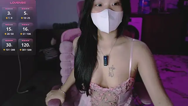 Snapshot of Phuong_Bee chatting on April 4, 2026, 1:39 pm Phuong Bee online show from April 4, 2026, 1:39 pm