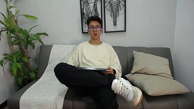 AustinReeds online show from September 28, 2025, 8:16 pm