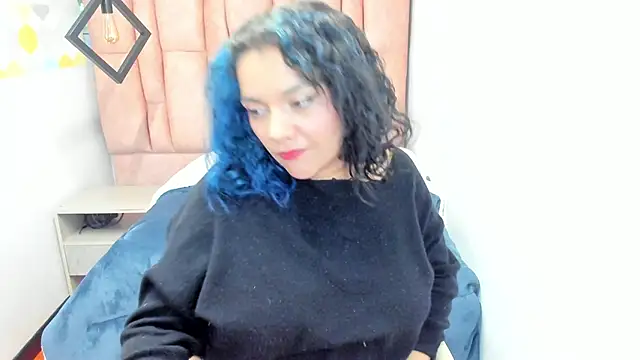 Kiara Cruz   online show from October 17, 2025, 8:32 pm