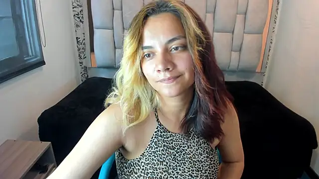 Snapshot of Kiara_Cruz__ chatting on July 15, 2026, 8:05 pm Kiara Cruz online show from July 15, 2026, 8:05 pm