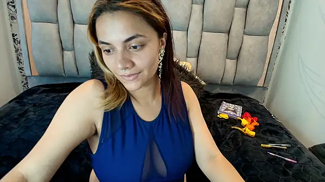 Snapshot of Kiara_Cruz__ chatting on July 25, 2026, 8:37 pm Kiara Cruz online show from July 25, 2026, 8:37 pm