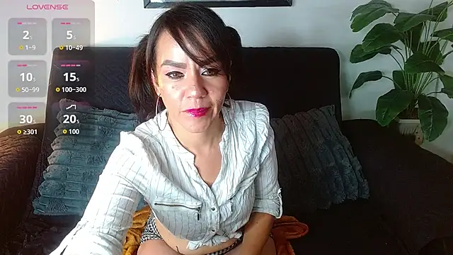 brandi bae1 online show from October 6, 2025, 2:18 pm