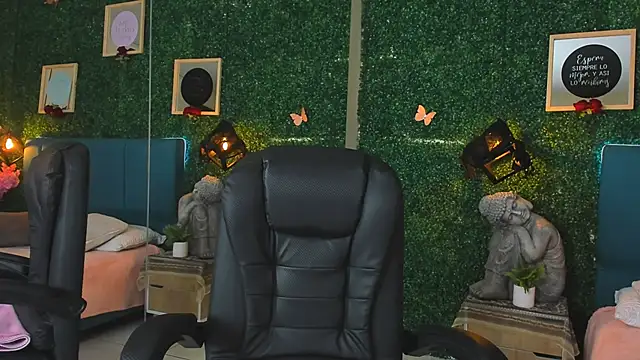 Linagh  online show from October 25, 2025, 2:28 pm