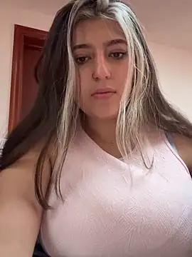 Bella  Lane online show from December 17, 2025, 7:41 pm