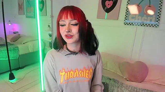 Snapshot of Zoe_Lynch_ chatting on June 1, 2026, 12:16 pm Zoe Lynch online show from June 1, 2026, 12:16 pm