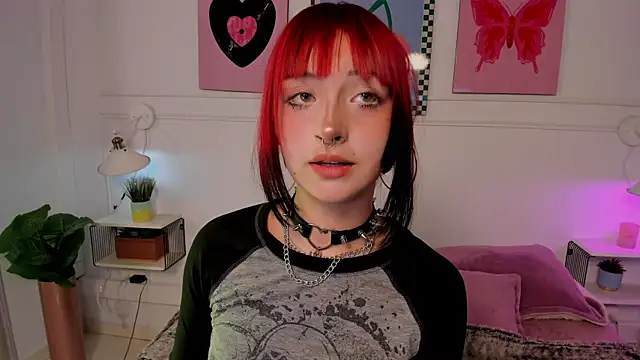 Zoe Lynch  online show from May 5, 2026, 11:57 am