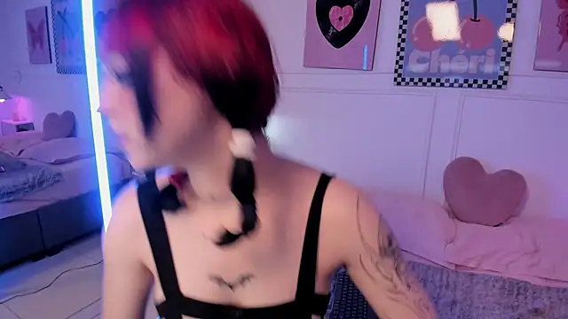 Zoe Lynch  online show from April 24, 2026, 11:56 am