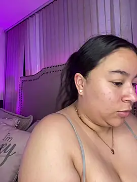 Snapshot of Zoey_thompson chatting on July 25, 2026, 10:49 pm Zoey thompson online show from July 25, 2026, 10:49 pm