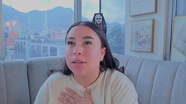 Zoey thompson online show from October 30, 2025, 2:36 pm