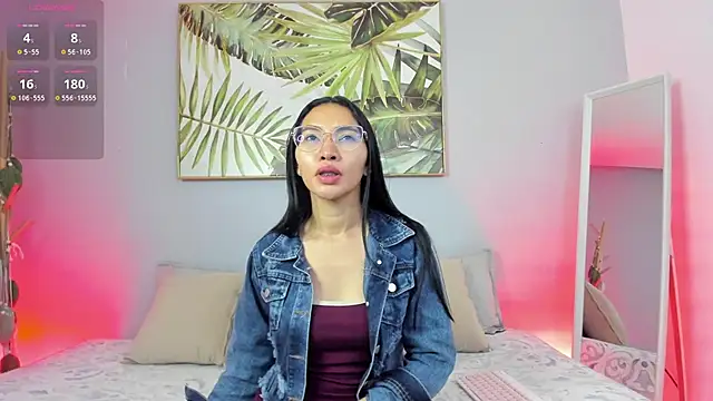 Snapshot of lucyy_liiuu chatting on October 18, 2025, 12:40 pm lucyy liiuu online show from October 18, 2025, 12:40 pm