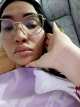 Snapshot of lucyy_liiuu chatting on October 9, 2025, 10:43 pm lucyy liiuu online show from October 9, 2025, 10:43 pm