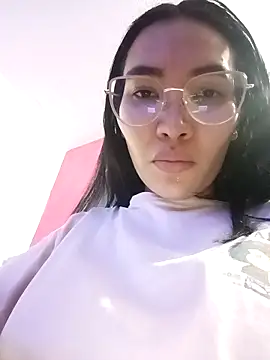 Snapshot of lucyy_liiuu chatting on November 19, 2025, 11:49 pm lucyy liiuu online show from November 19, 2025, 11:49 pm