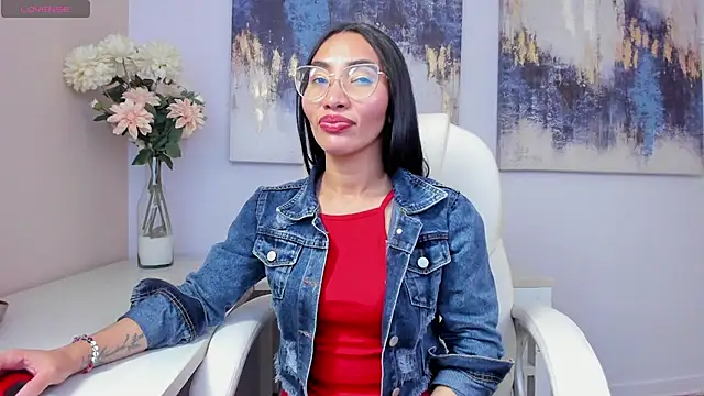 Snapshot of lucyy_liiuu chatting on December 5, 2025, 4:16 pm lucyy liiuu online show from December 5, 2025, 4:16 pm