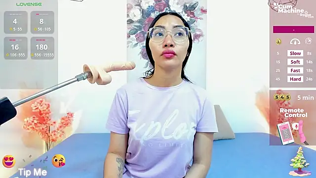 Snapshot of lucyy_liiuu chatting on November 28, 2025, 2:17 pm lucyy liiuu online show from November 28, 2025, 2:17 pm