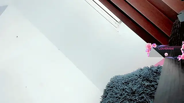 Snapshot of baby_rous chatting on October 7, 2025, 12:17 pm baby rous online show from October 7, 2025, 12:17 pm