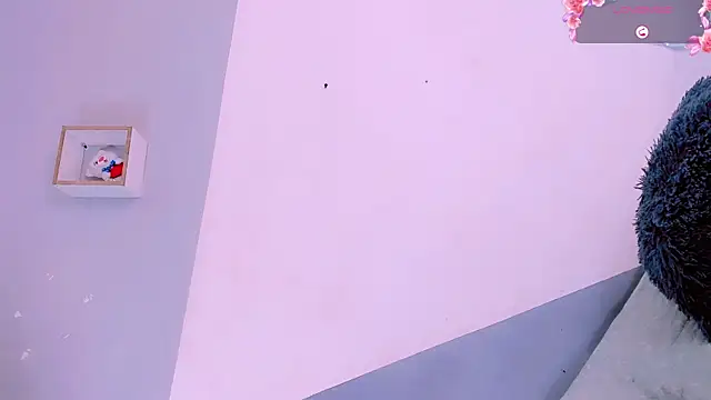 Snapshot of baby_rous chatting on November 4, 2025, 1:04 pm baby rous online show from November 4, 2025, 1:04 pm