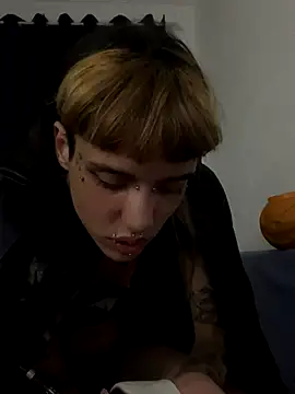 Snapshot of virtualgirlbr chatting on October 28, 2025, 7:29 am virtualgirlbr online show from October 28, 2025, 7:29 am