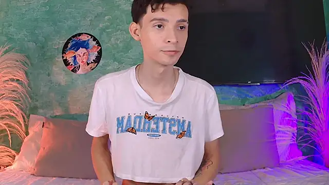 Snapshot of VicenteFerrer chatting on December 3, 2025, 1:17 am VicenteFerrer online show from December 3, 2025, 1:17 am