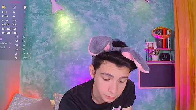 Snapshot of VicenteFerrer chatting on November 1, 2025, 2:40 am VicenteFerrer online show from November 1, 2025, 2:40 am