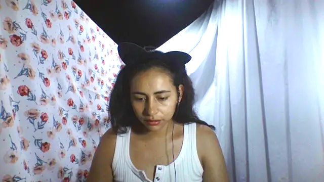 Snapshot of Anabelhotxx16 chatting on September 15, 2025, 3:07 am Anabelhotxx16 online show from September 15, 2025, 3:07 am