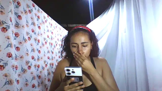 Snapshot of Anabelhotxx16 chatting on September 13, 2025, 4:23 am Anabelhotxx16 online show from September 13, 2025, 4:23 am