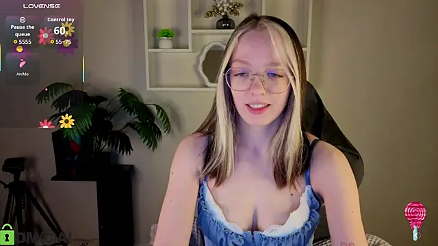 Snapshot of R0cket_bunny chatting on May 13, 2026, 1:01 am R0cket bunny online show from May 13, 2026, 1:01 am