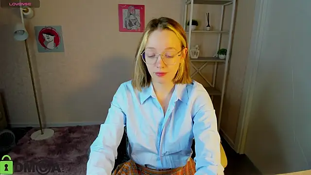 R0cket bunny online show from October 8, 2025, 12:45 am