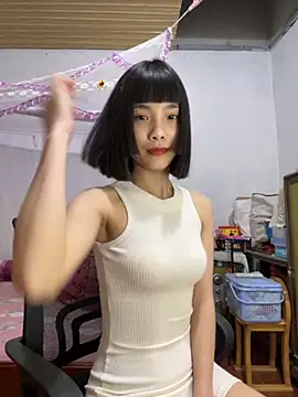 Snapshot of andymi1 chatting on October 18, 2025, 2:19 pm andymi1 online show from October 18, 2025, 2:19 pm