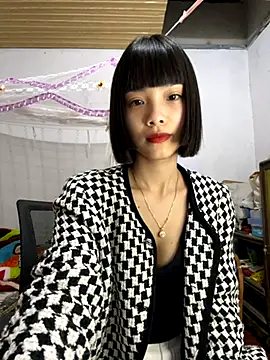 Snapshot of andymi1 chatting on November 11, 2025, 2:17 am andymi1 online show from November 11, 2025, 2:17 am