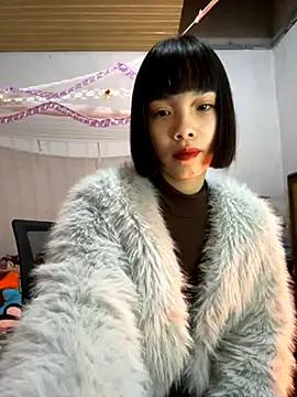 Snapshot of andymi1 chatting on December 3, 2025, 2:23 am andymi1 online show from December 3, 2025, 2:23 am