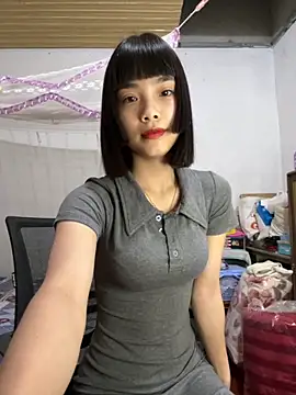Snapshot of andymi1 chatting on September 14, 2025, 4:24 am andymi1 online show from September 14, 2025, 4:24 am