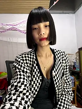 Snapshot of andymi1 chatting on November 15, 2025, 2:26 am andymi1 online show from November 15, 2025, 2:26 am