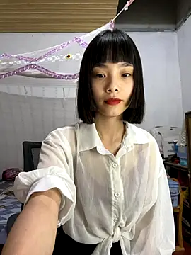 Snapshot of andymi1 chatting on October 8, 2025, 12:17 pm andymi1 online show from October 8, 2025, 12:17 pm