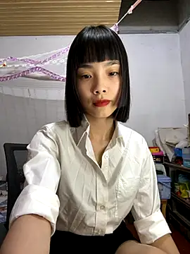 Snapshot of andymi1 chatting on October 7, 2025, 3:40 am andymi1 online show from October 7, 2025, 3:40 am