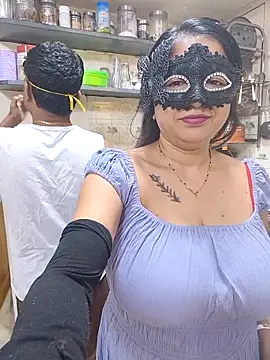 Queen Nightt online show from April 3, 2026, 3:35 am