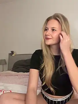 xlinababe online show from February 3, 2026, 7:19 pm